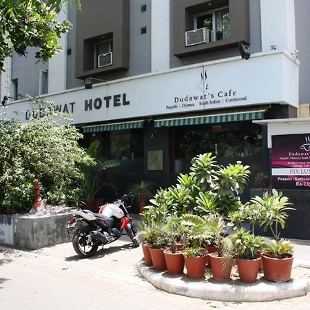 Hotel Dudawat Ahmedabad Exteriör bild
