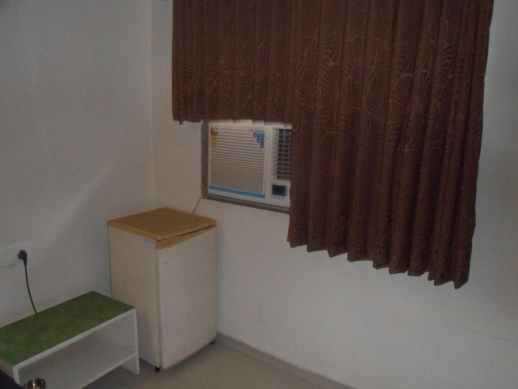 Hotel Dudawat Ahmedabad Rum bild